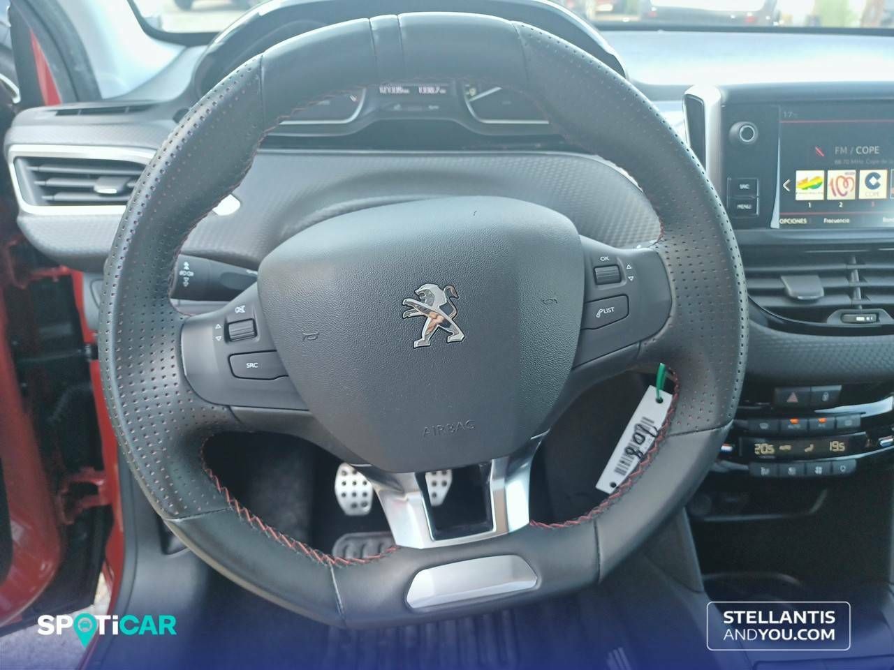 Foto Peugeot 208 17