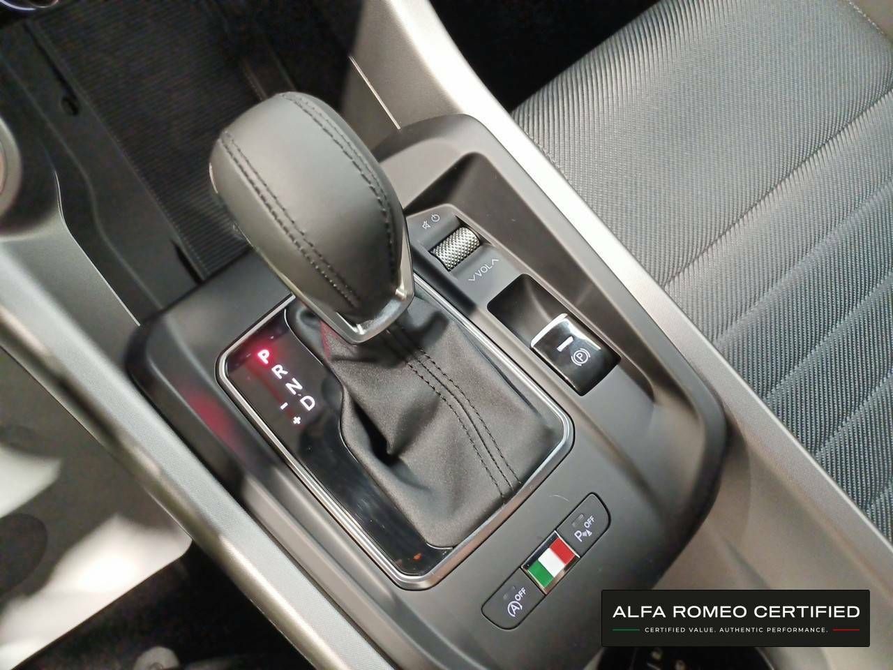 Foto Alfa Romeo Tonale 15