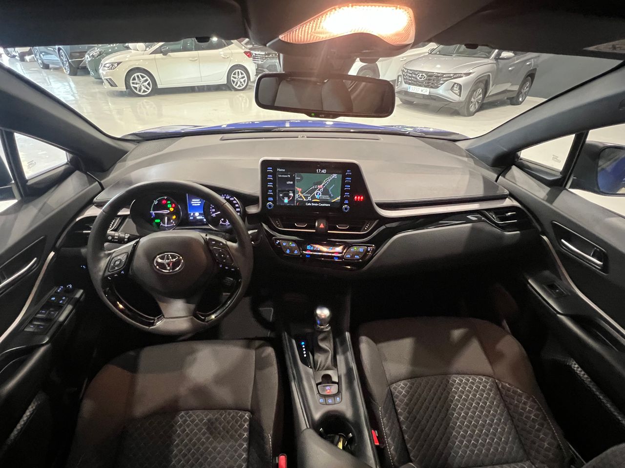 Foto Toyota C-HR 10