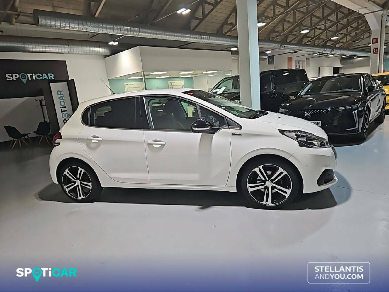 Foto Peugeot 208 4