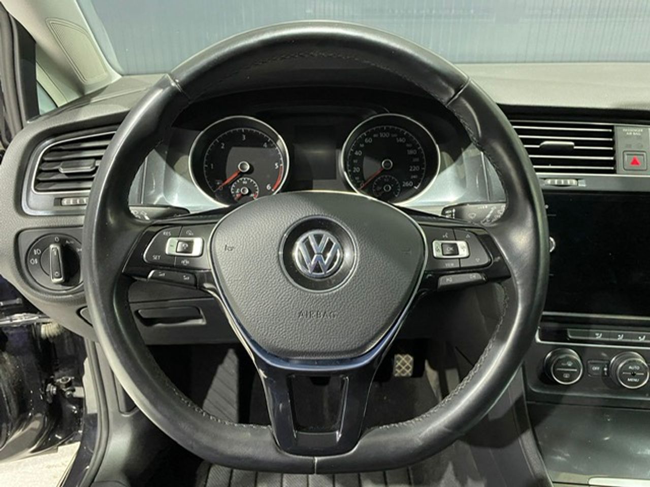 Foto Volkswagen Golf 9