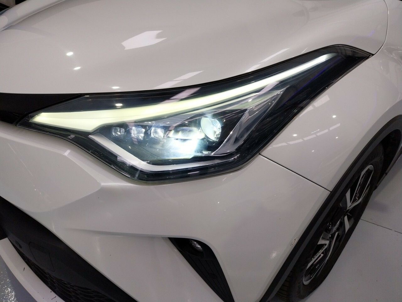 Foto Toyota C-HR 27