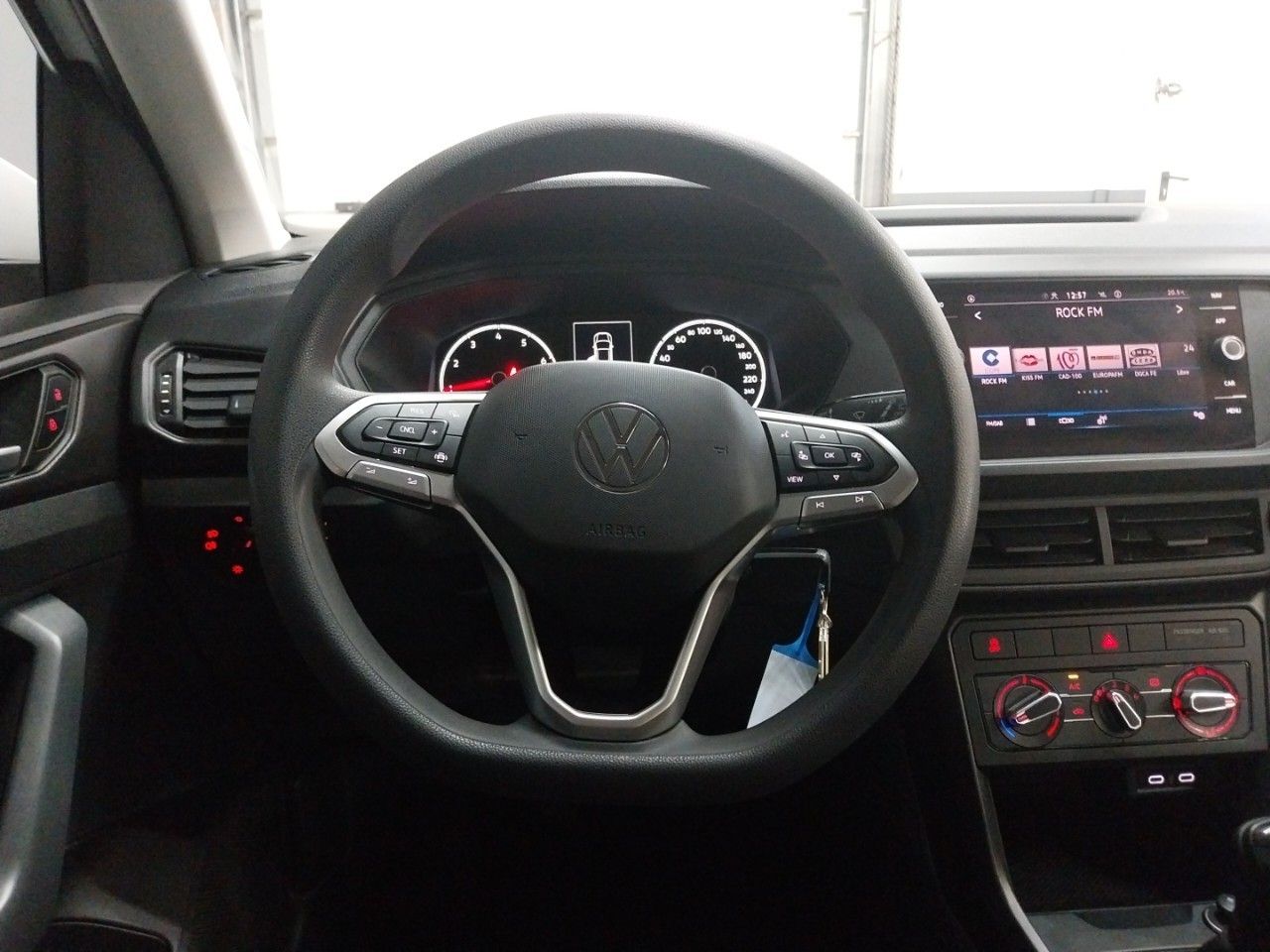 Foto Volkswagen T-Cross 11