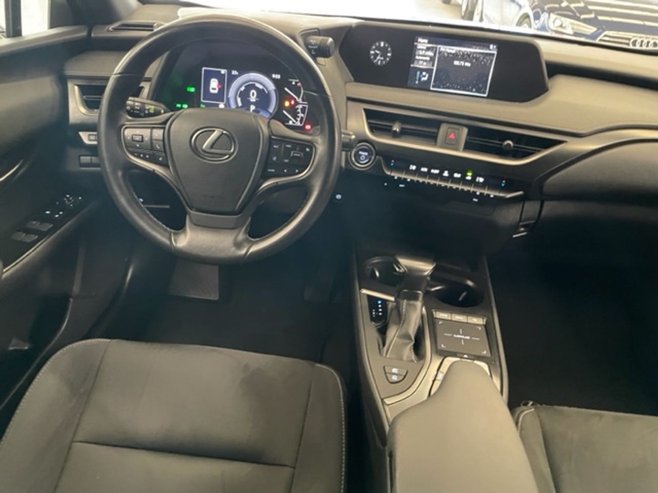 Foto Lexus UX 25