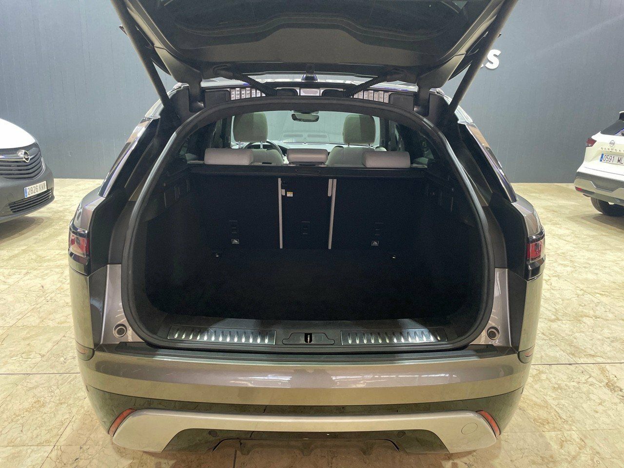 Foto Land-Rover Range Rover Velar 30