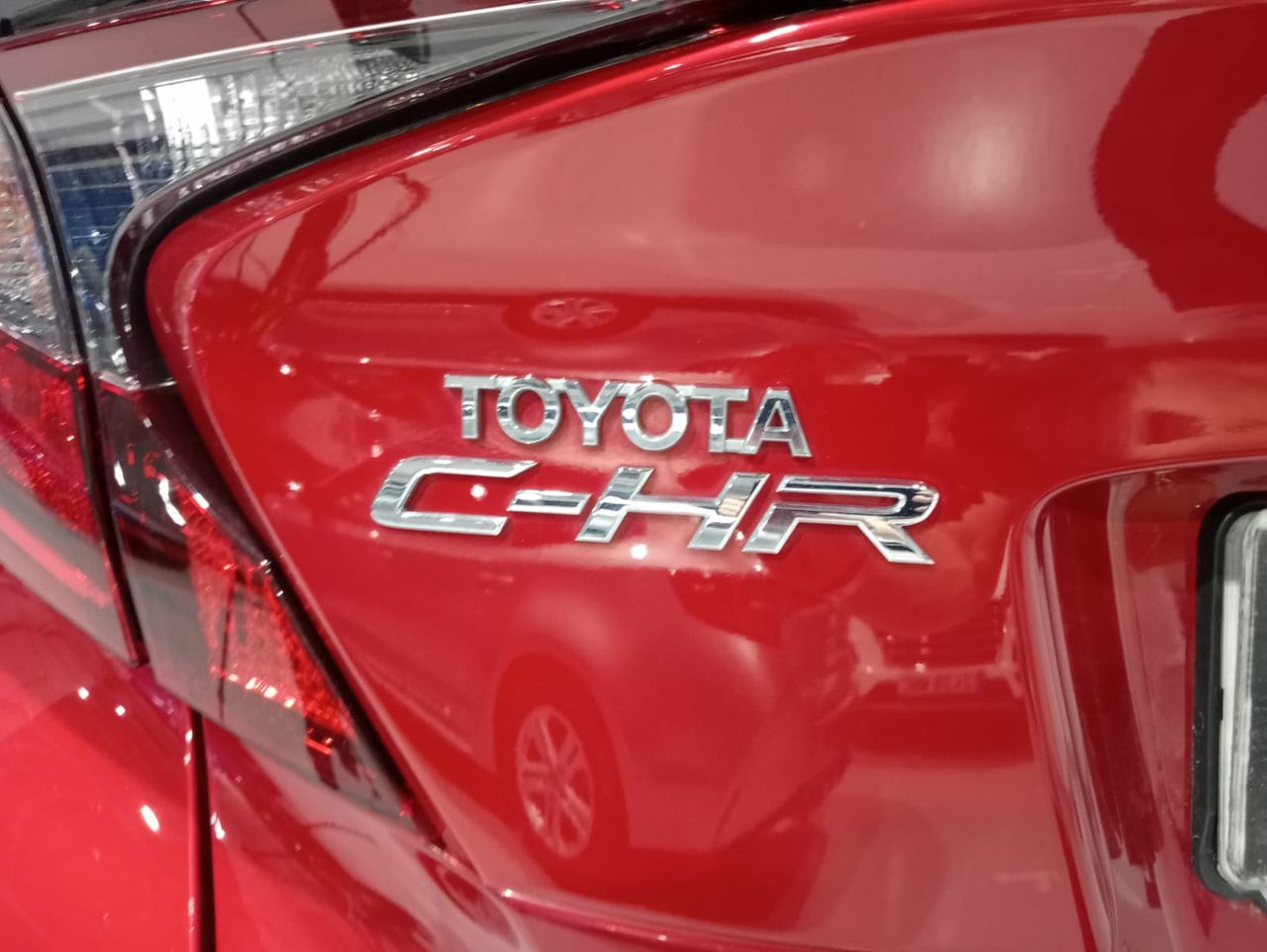 Foto Toyota C-HR 11