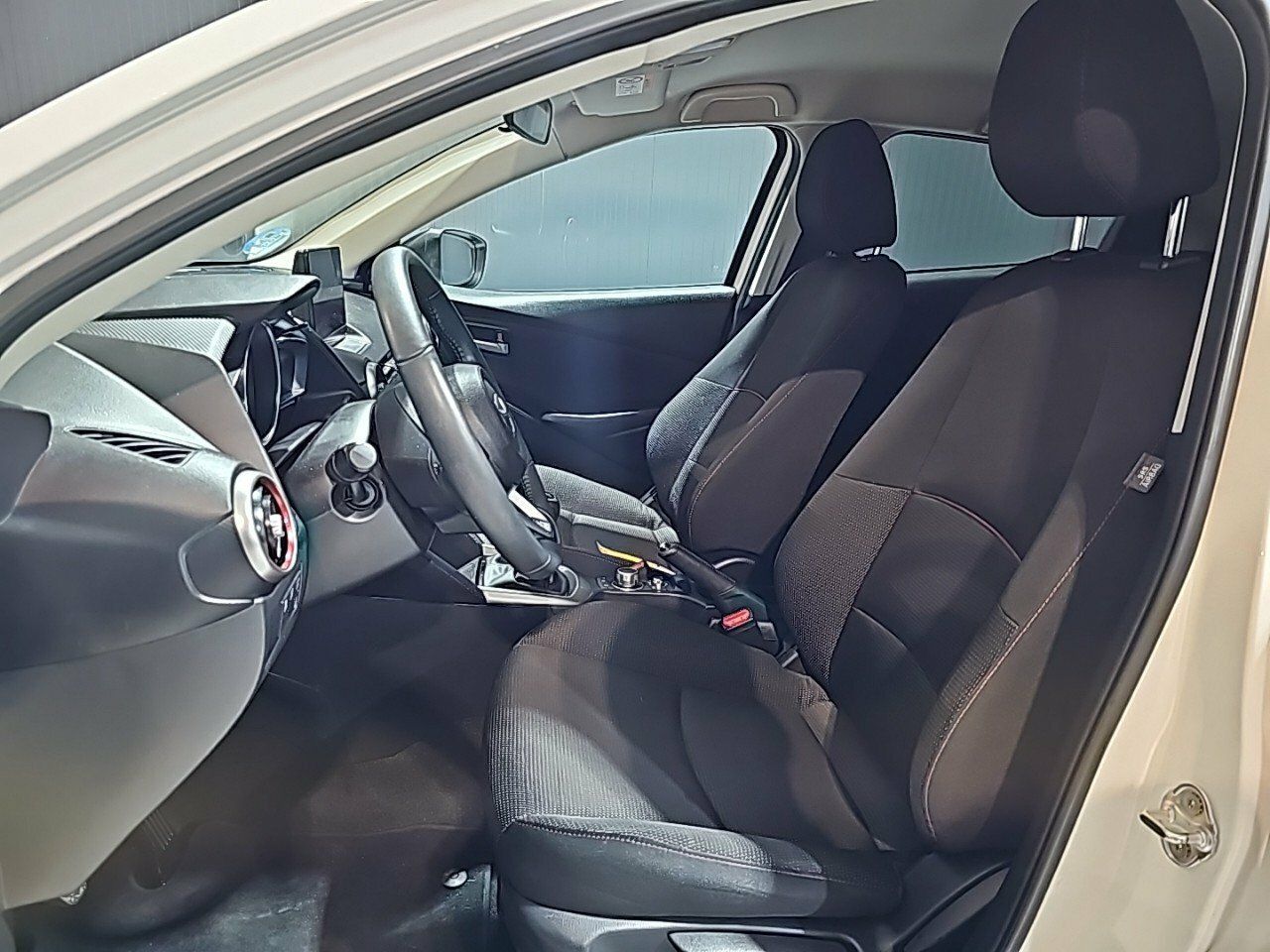 Foto Mazda Mazda2 6