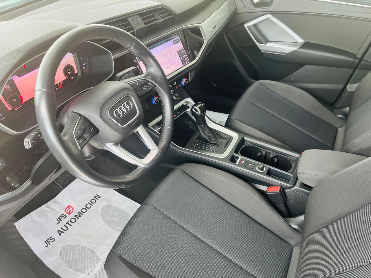 Foto Audi Q3 8