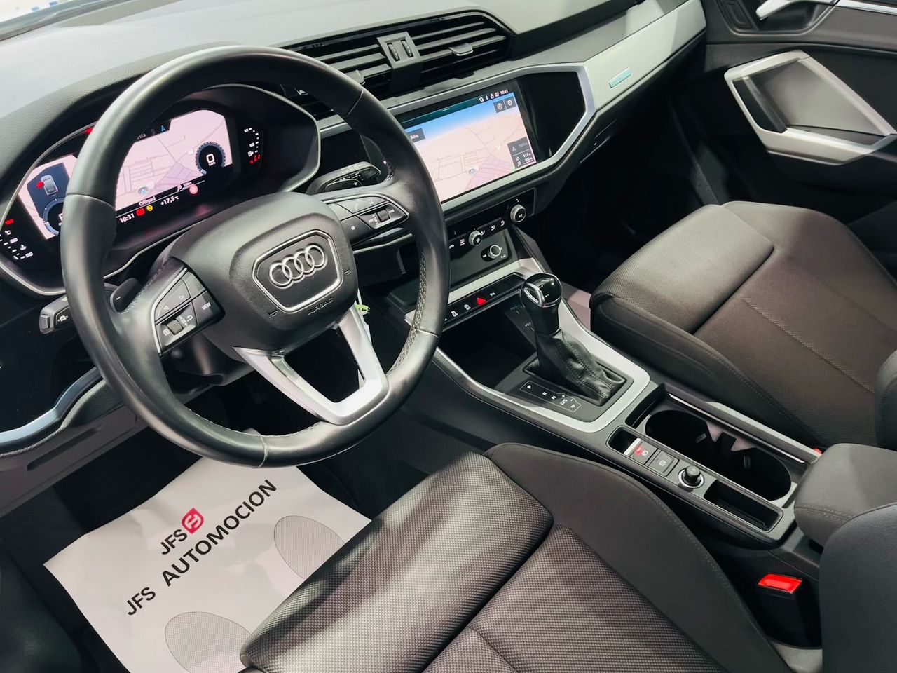 Foto Audi Q3 8