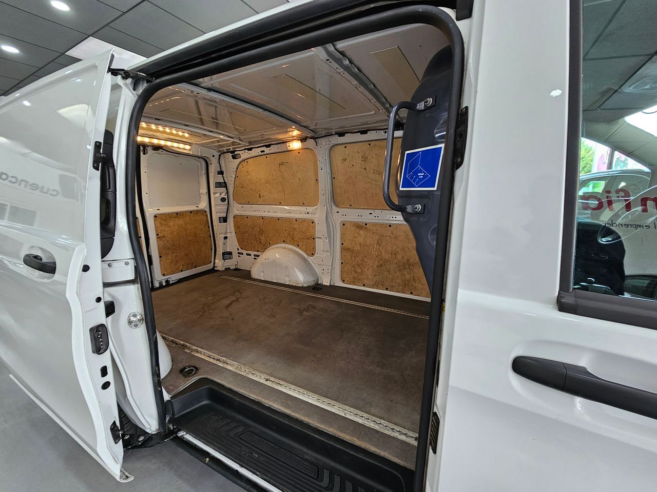 Foto Mercedes-Benz Vito 8