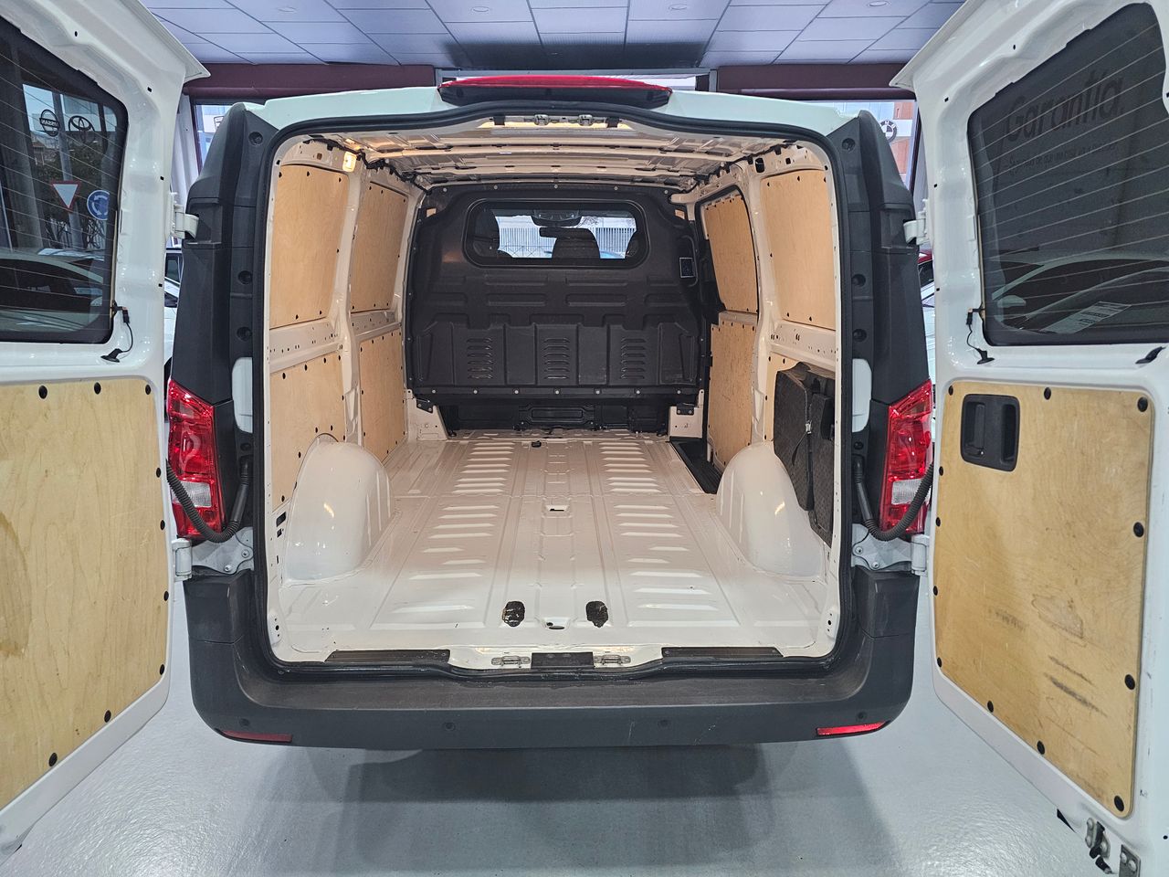 Foto Mercedes-Benz Vito 12