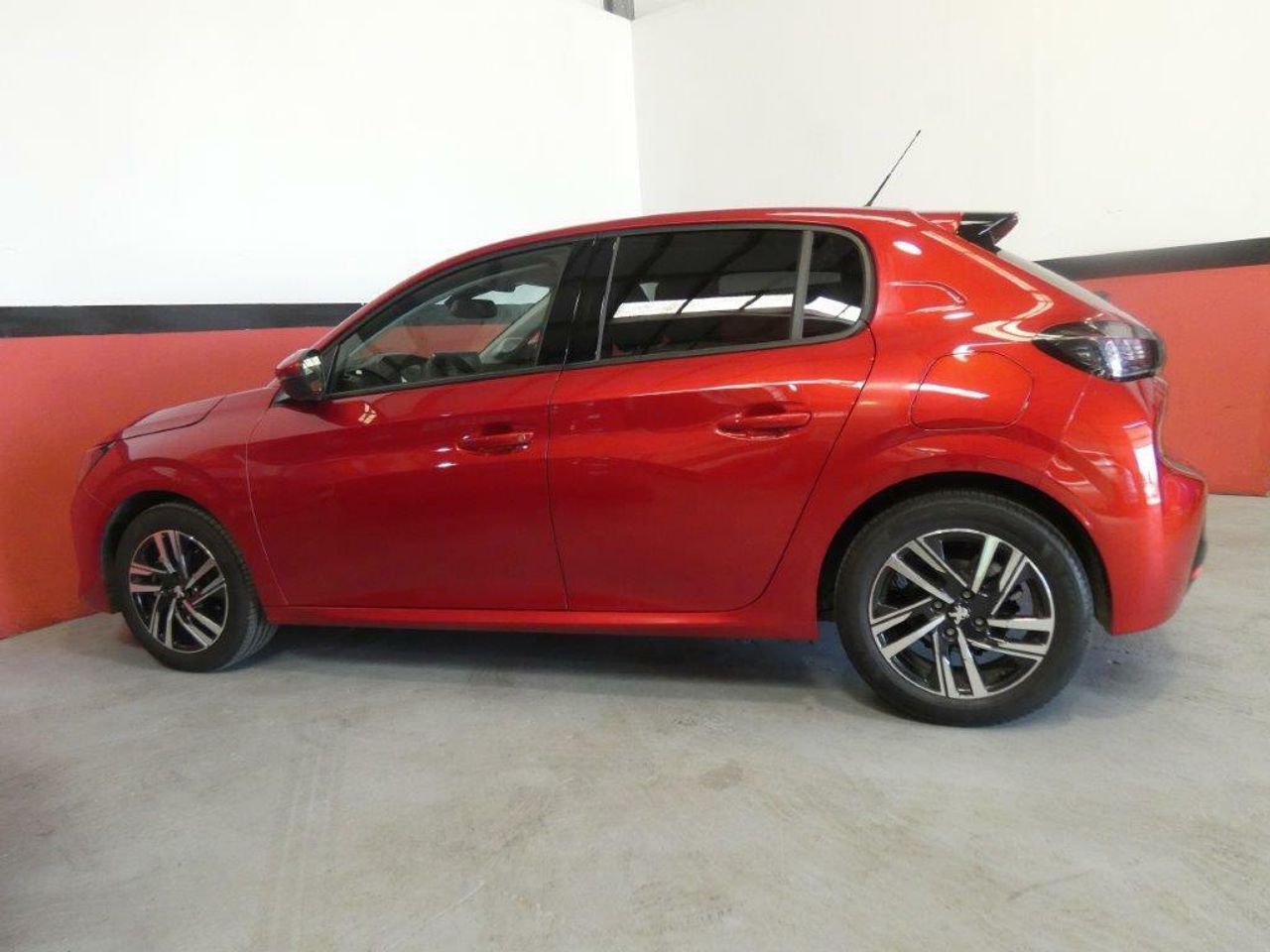 Foto Peugeot 208 8