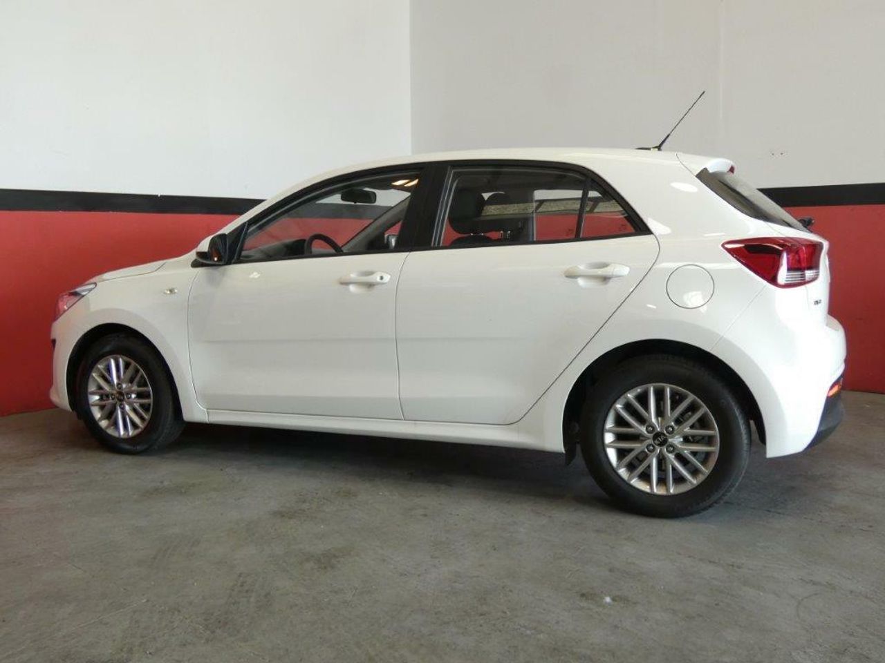 Foto Kia Rio 8