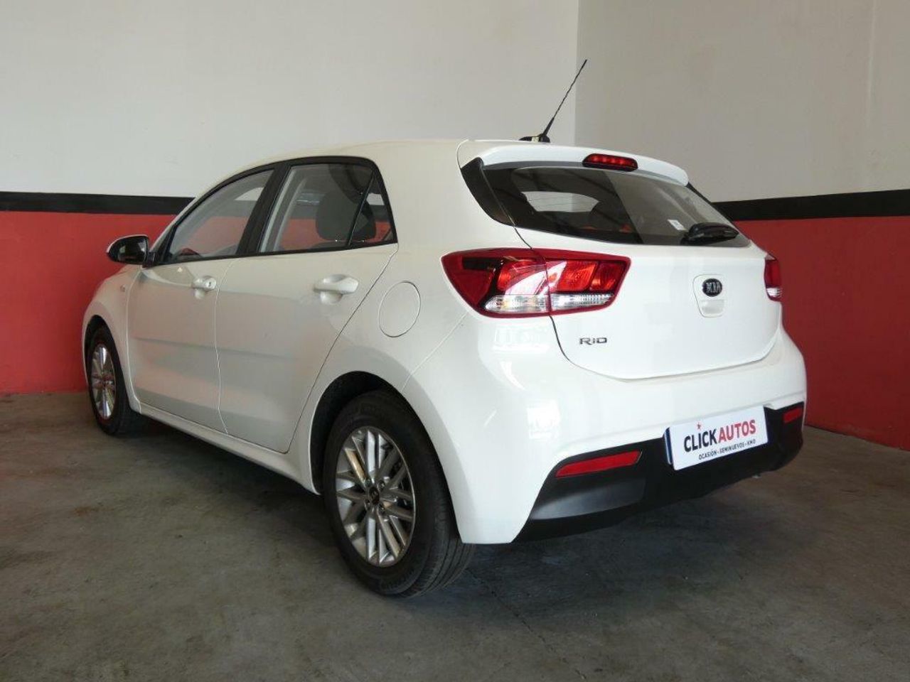 Foto Kia Rio 8