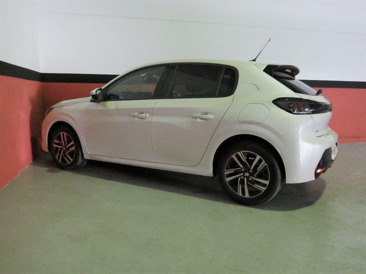 Foto Peugeot 208 8