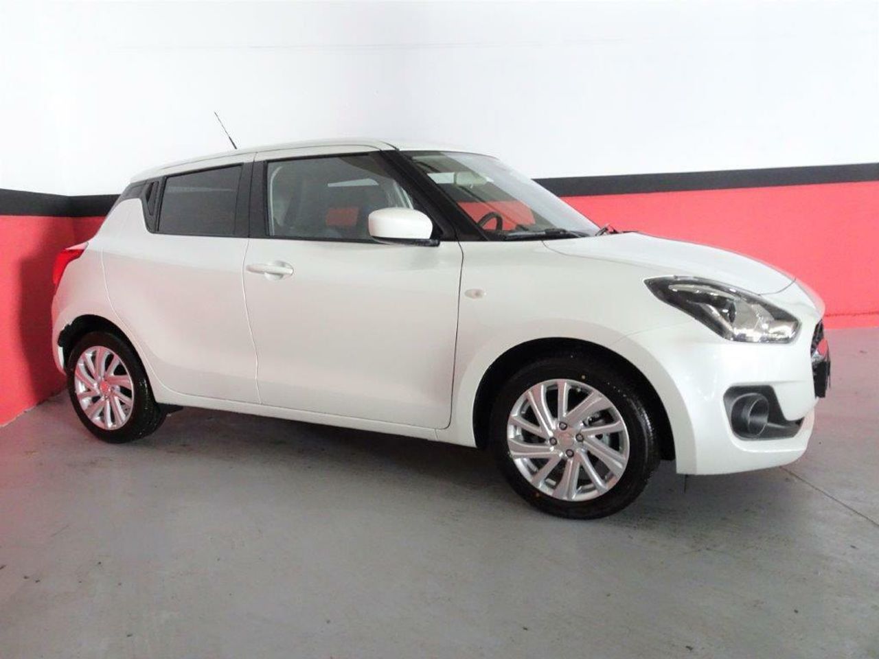 Foto Suzuki Swift 4