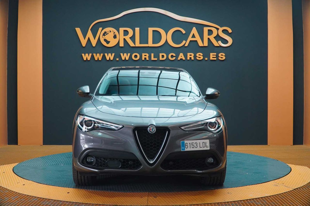 Foto Alfa Romeo Stelvio 2