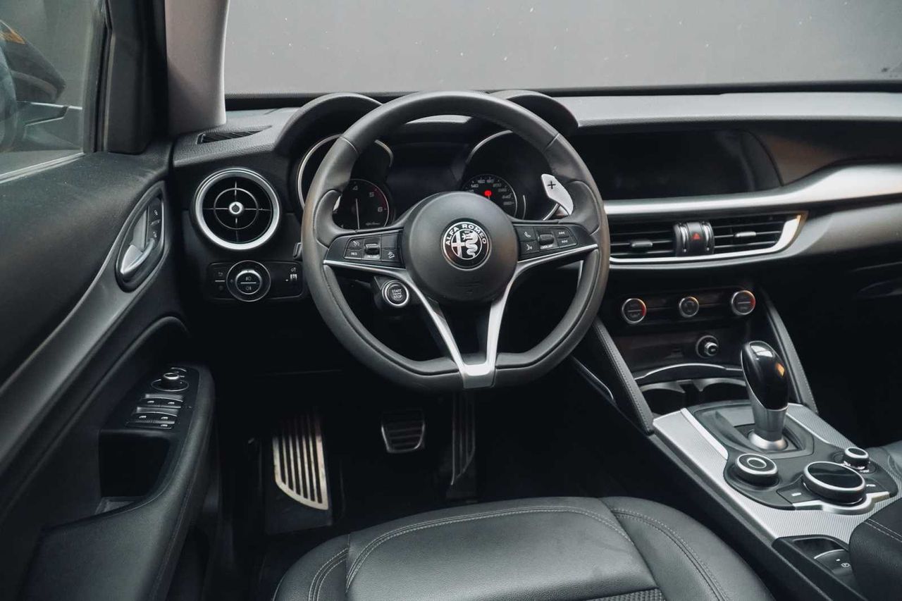 Foto Alfa Romeo Stelvio 16