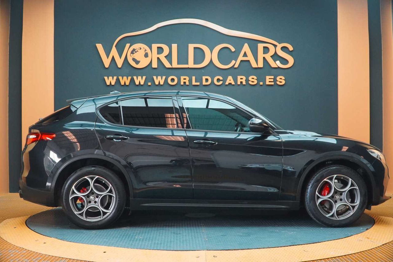 Foto Alfa Romeo Stelvio 4