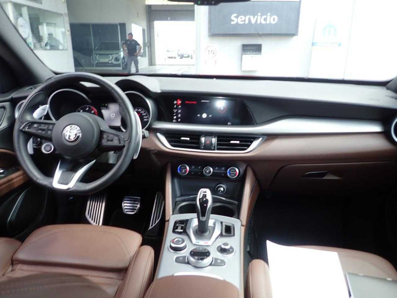 Foto Alfa Romeo Stelvio 4