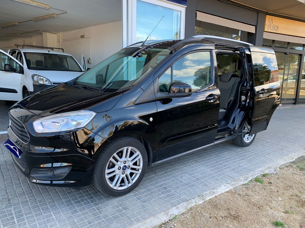 Foto Ford Tourneo Courier 2