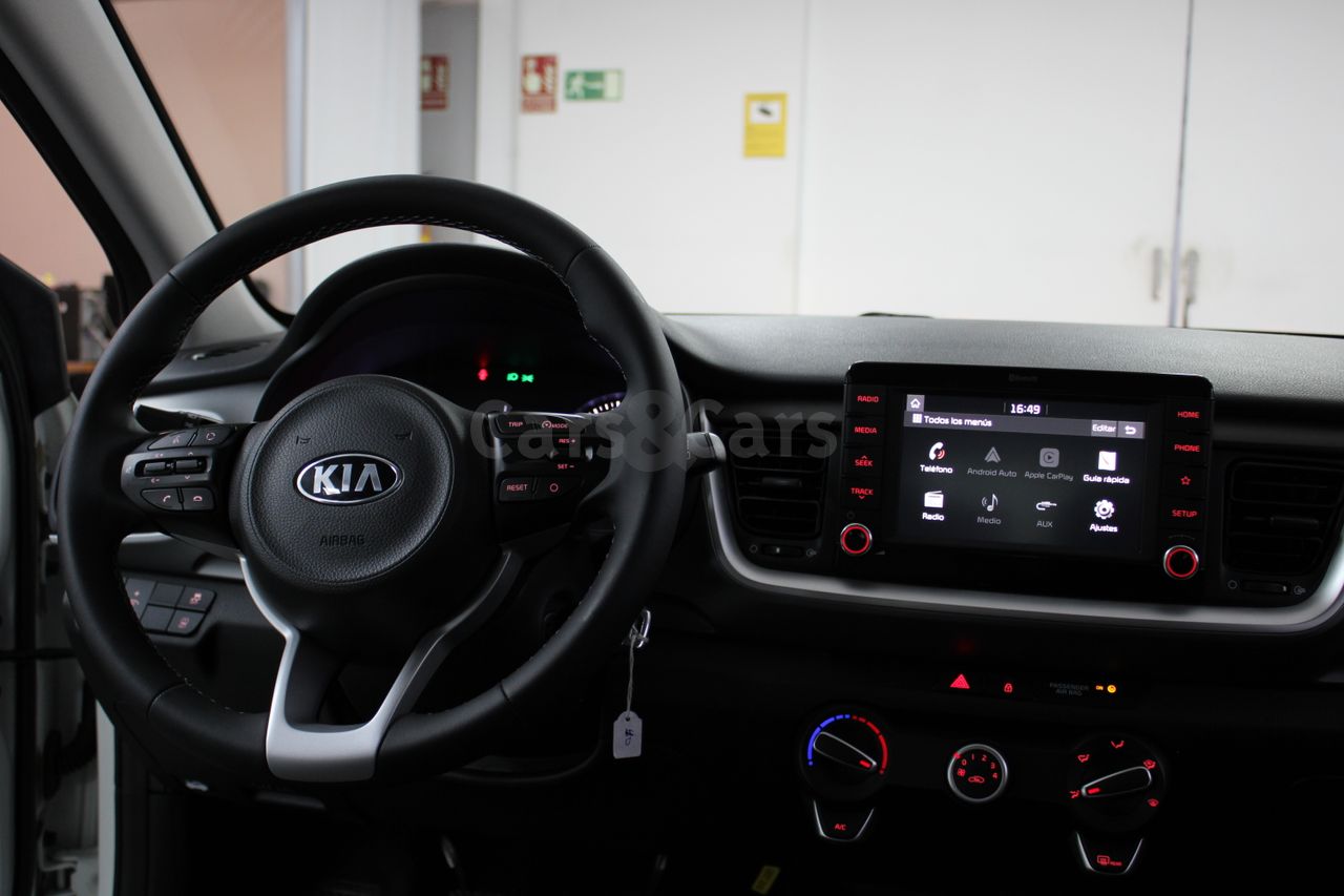 Foto Kia Stonic 2