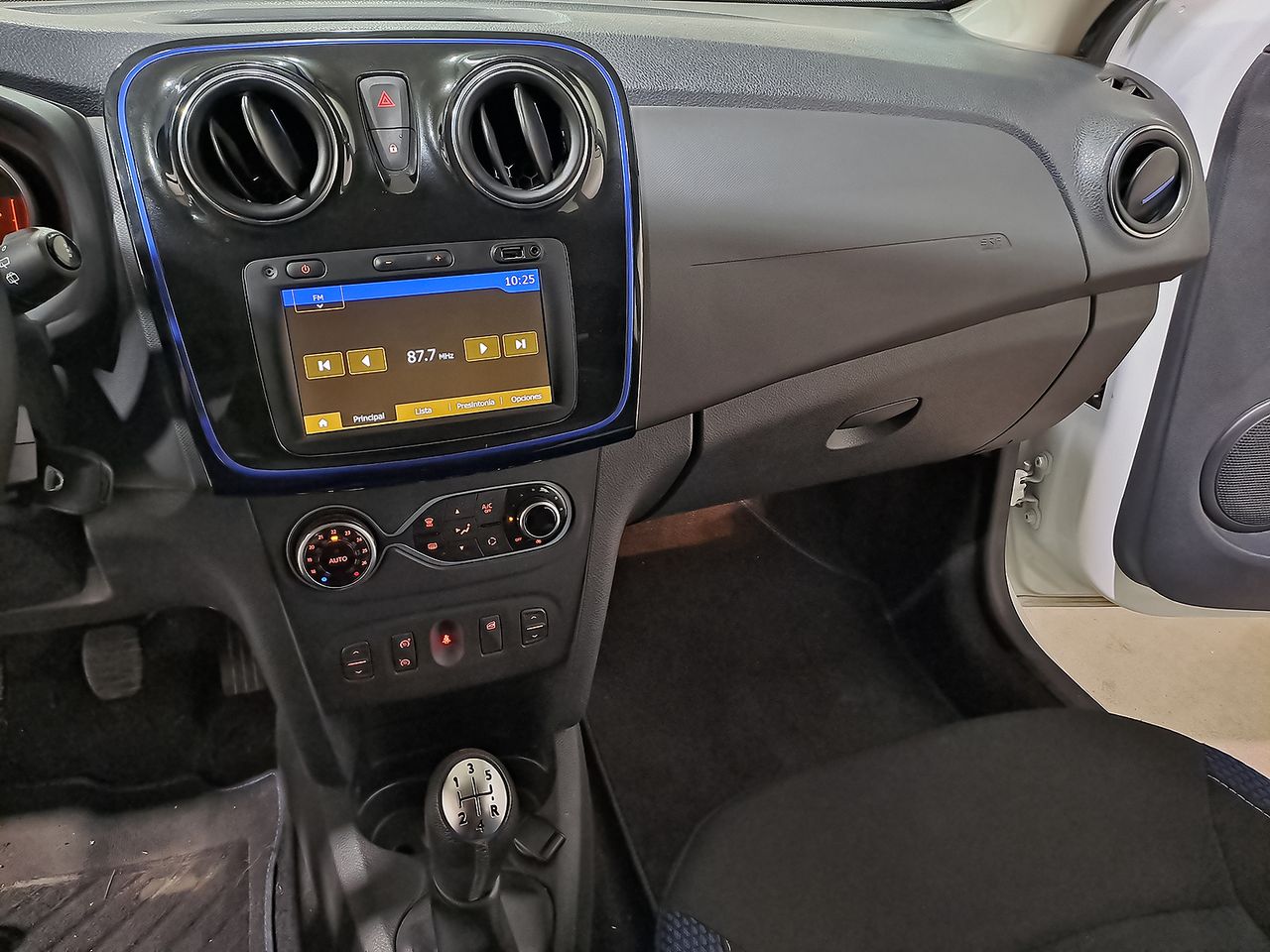 Foto Dacia Sandero 11