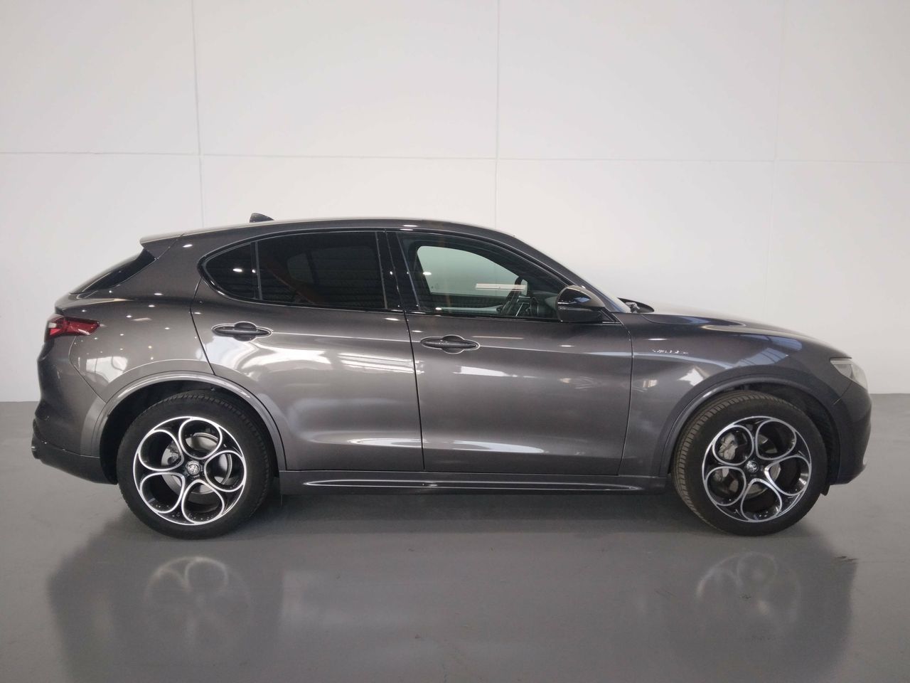 Foto Alfa Romeo Stelvio 4