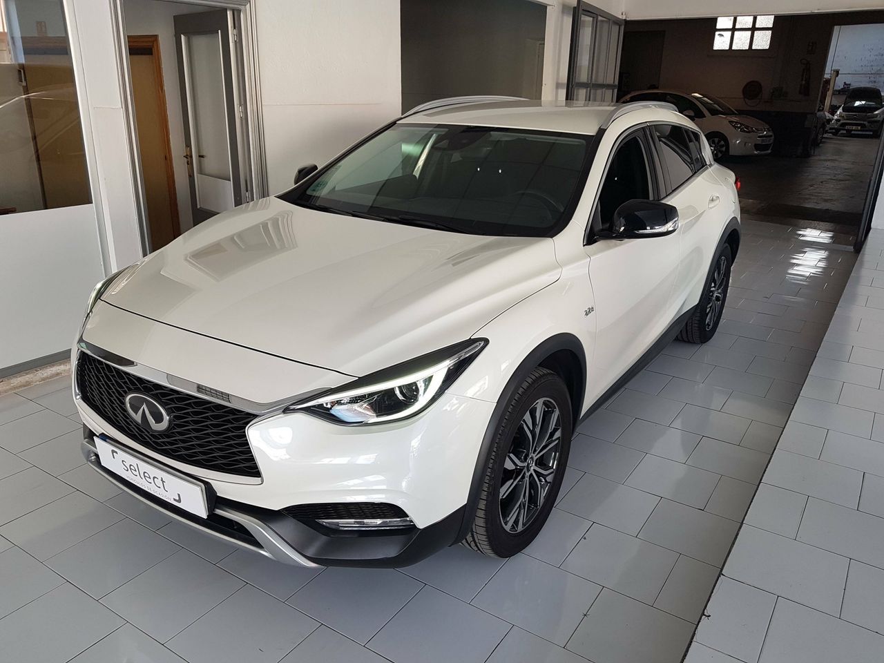 Foto Infiniti QX30 2