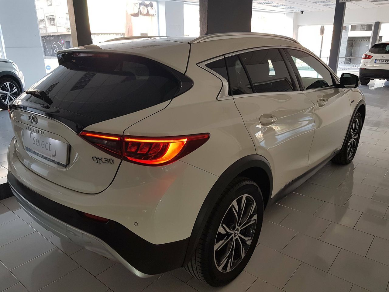 Foto Infiniti QX30 23