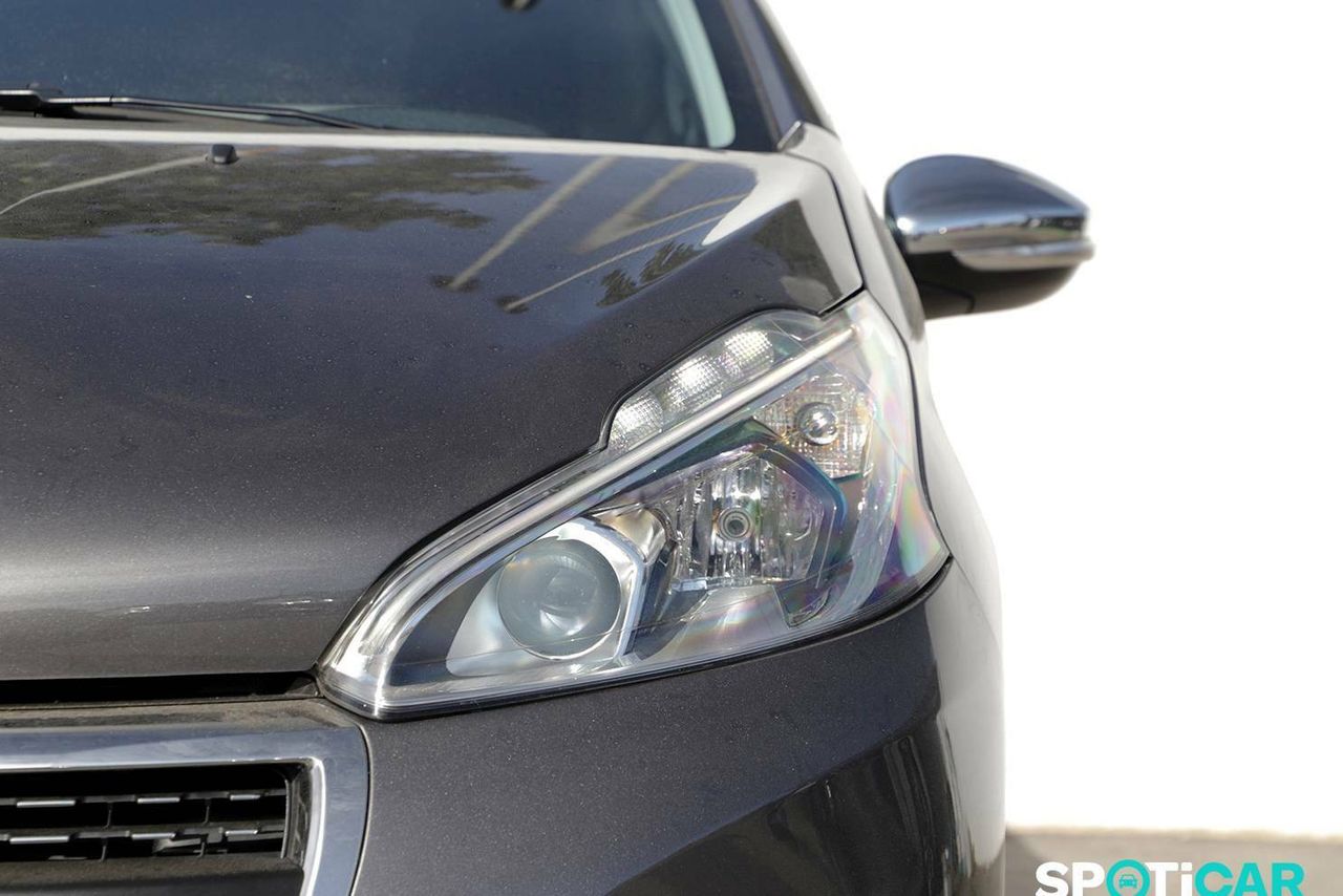 Foto Peugeot 208 11