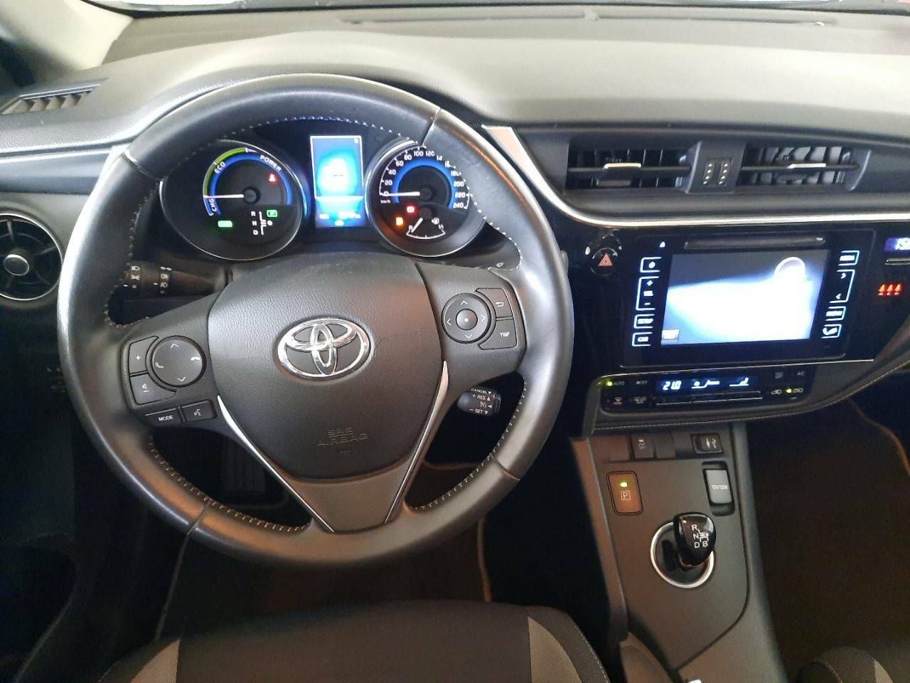 Foto Toyota Auris 13