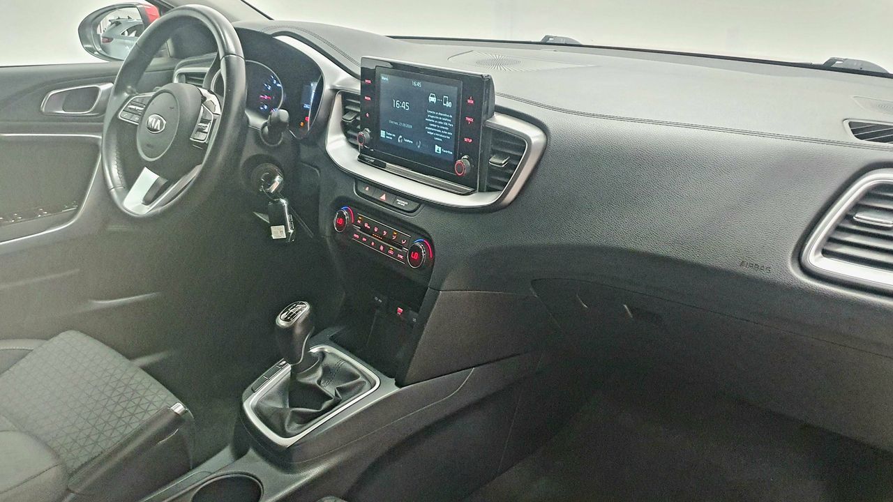 Foto Kia XCeed 17