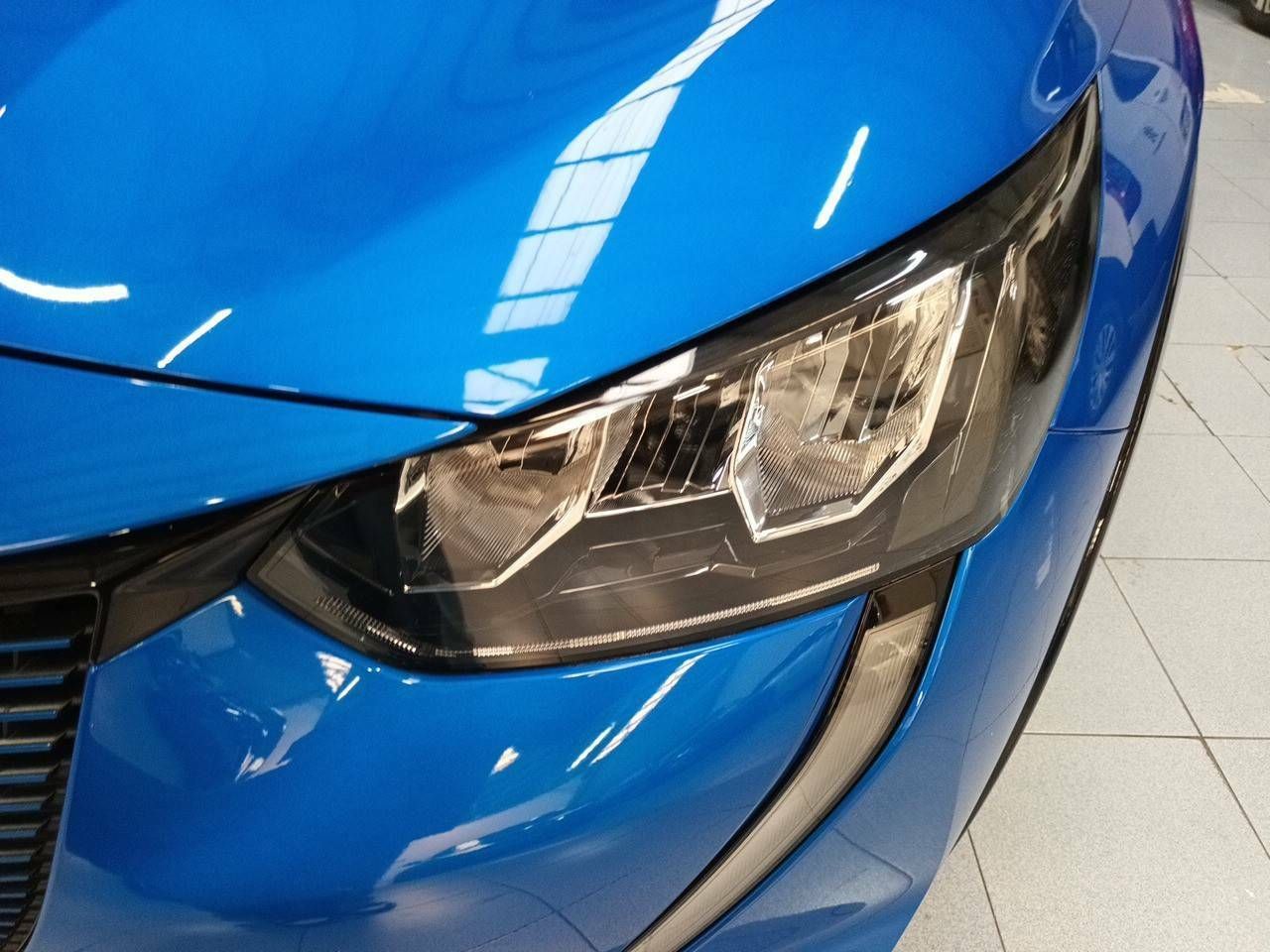 Foto Peugeot 208 8