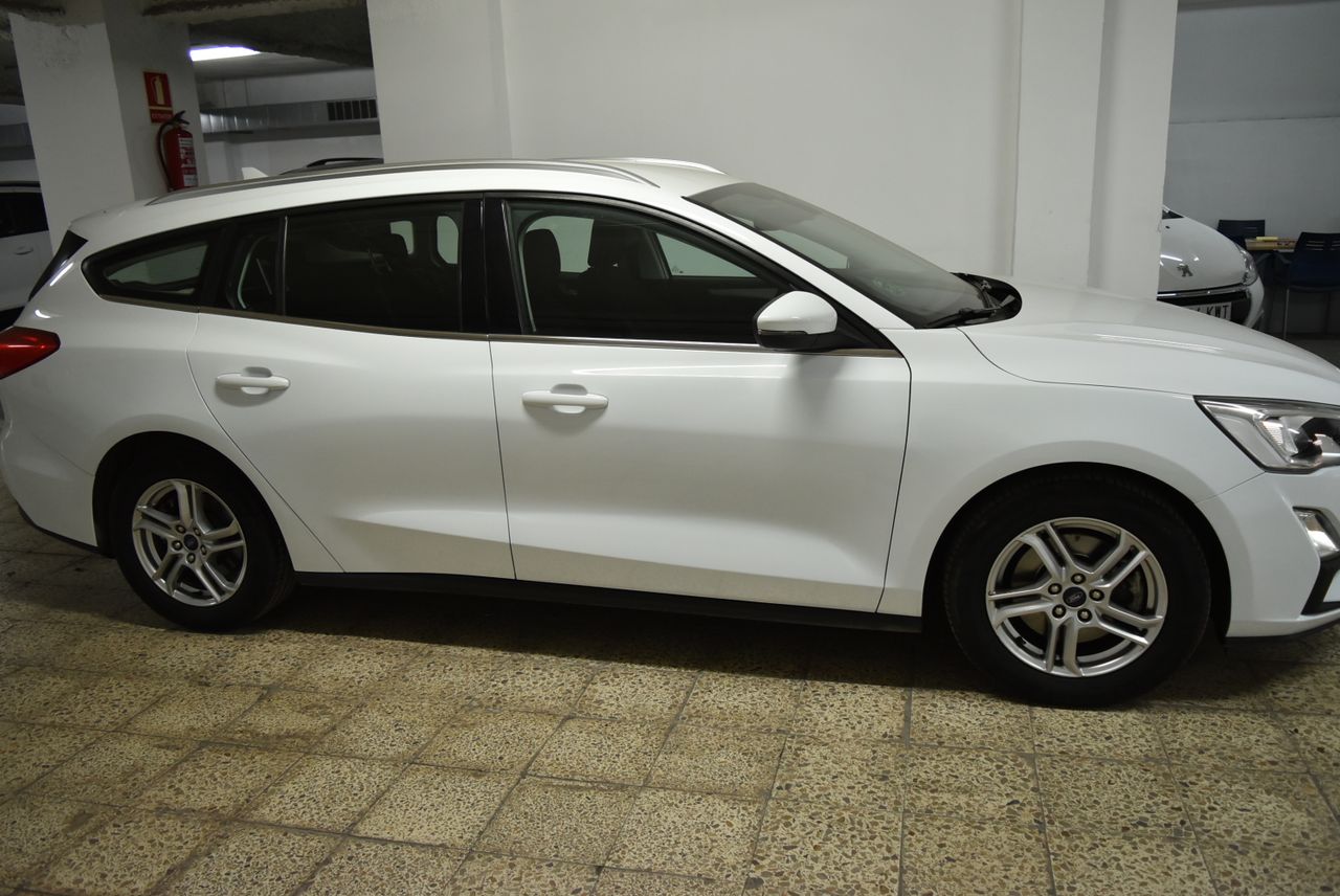 Foto Ford Focus Wagon 10