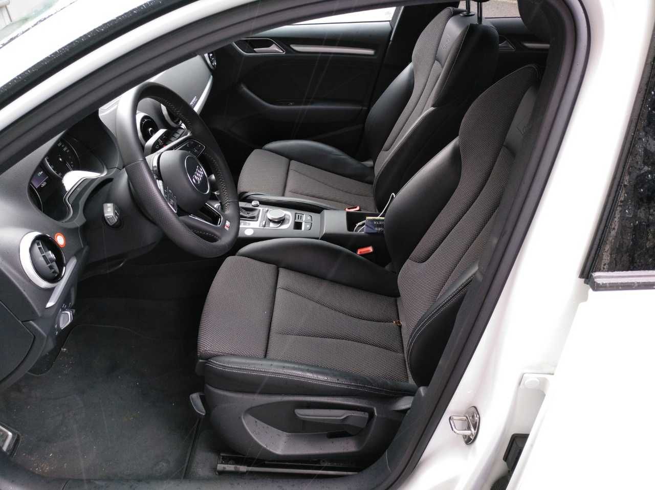 Foto Audi A3 Sportback e-tron 8