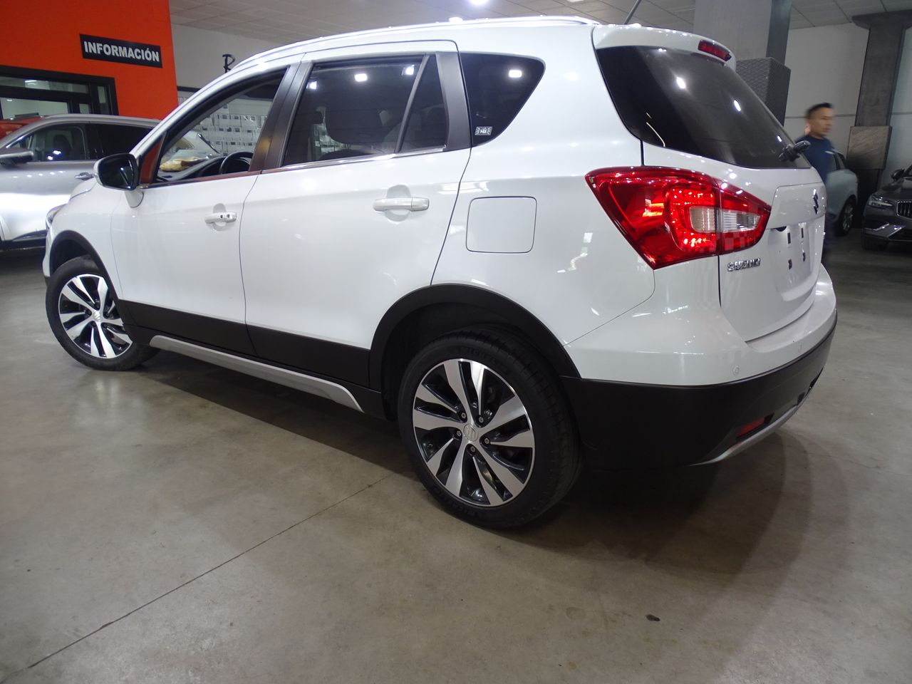 Foto Suzuki S-Cross 4