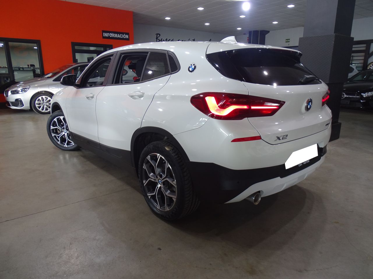 Foto BMW X2 4