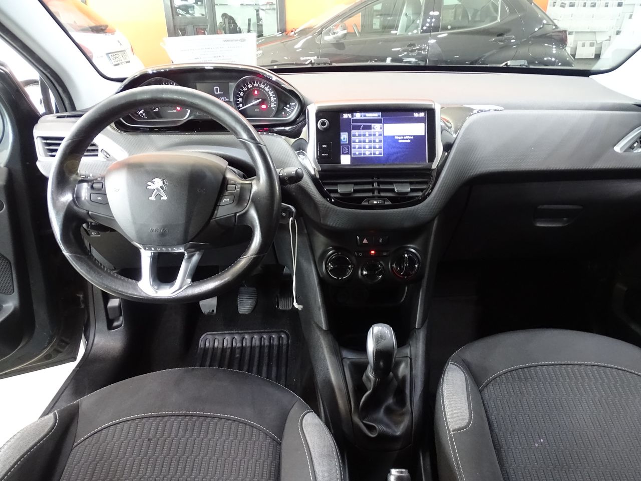 Foto Peugeot 208 11