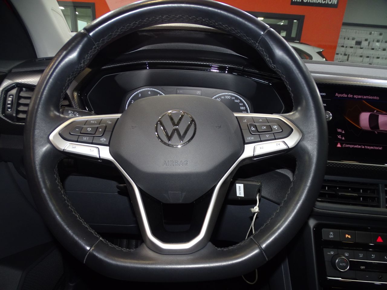 Foto Volkswagen T-Cross 11