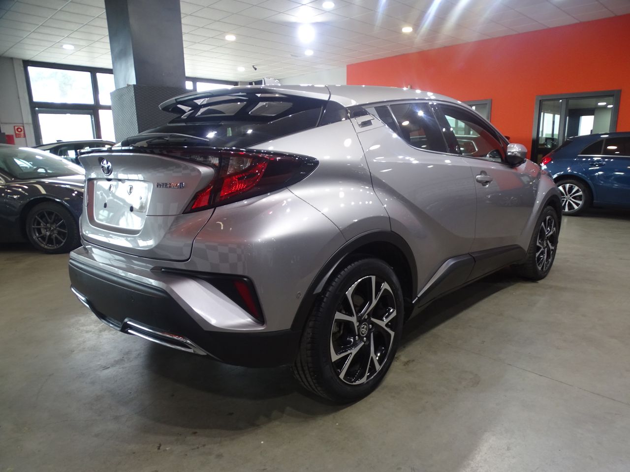 Foto Toyota C-HR 4