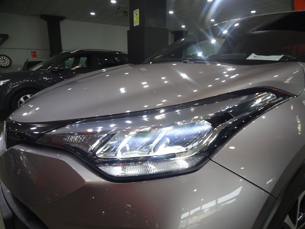 Foto Toyota C-HR 27