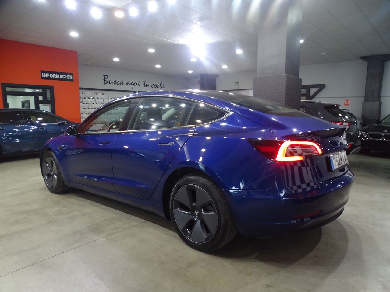 Foto Tesla Model 3 4