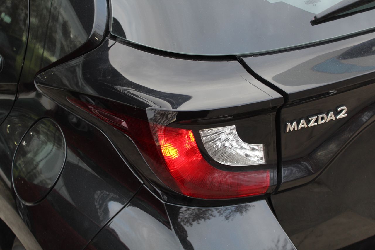 Foto Mazda Mazda2 25