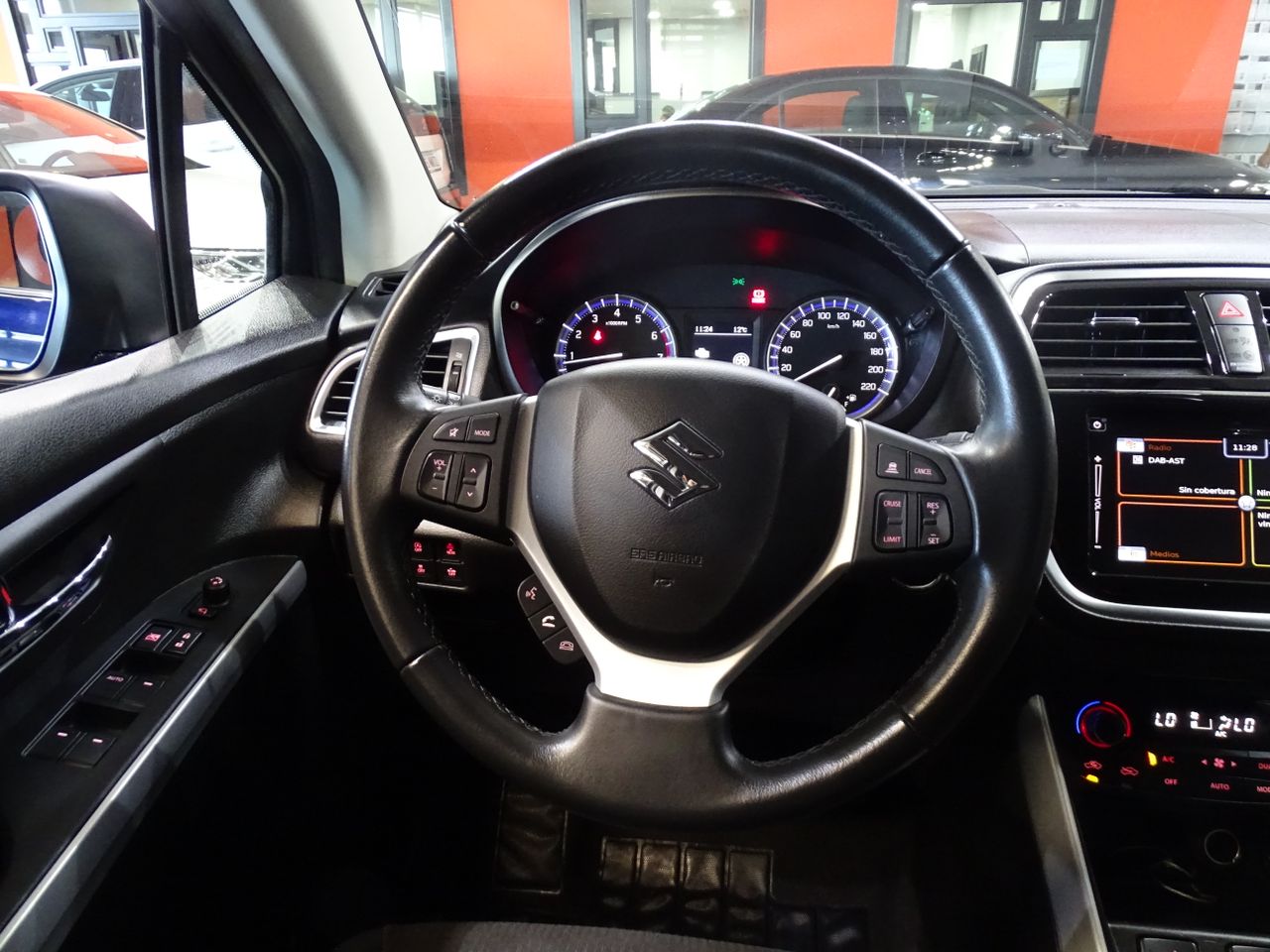 Foto Suzuki S-Cross 11