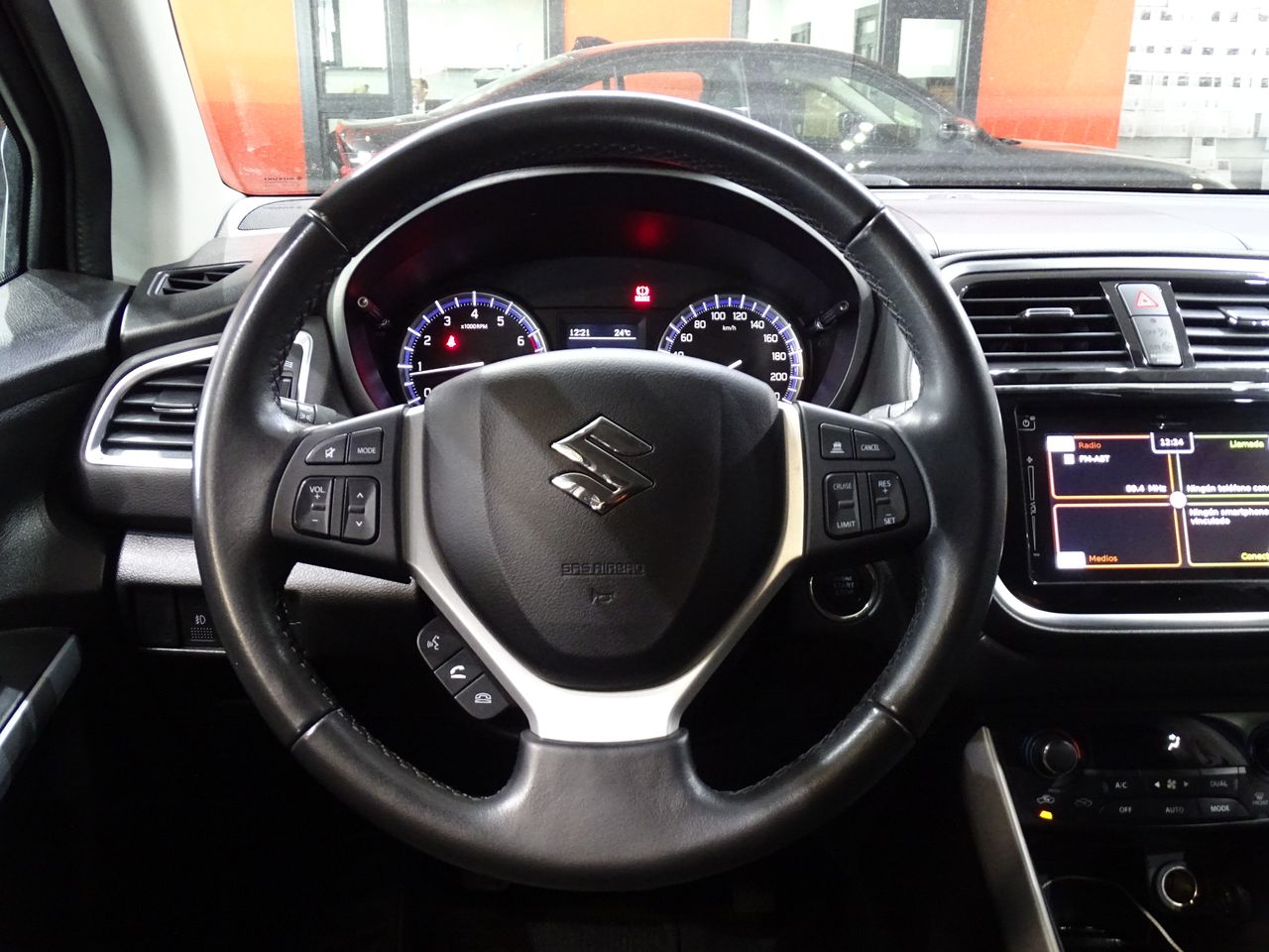 Foto Suzuki S-Cross 12