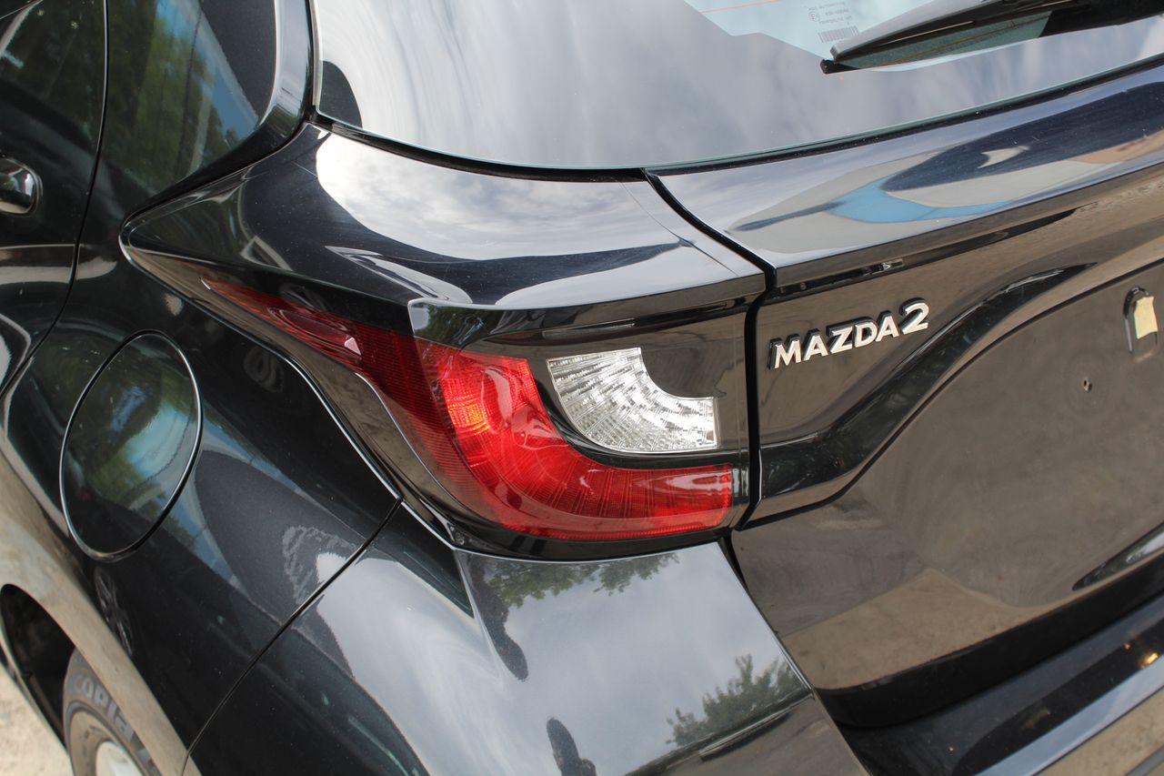 Foto Mazda Mazda2 28