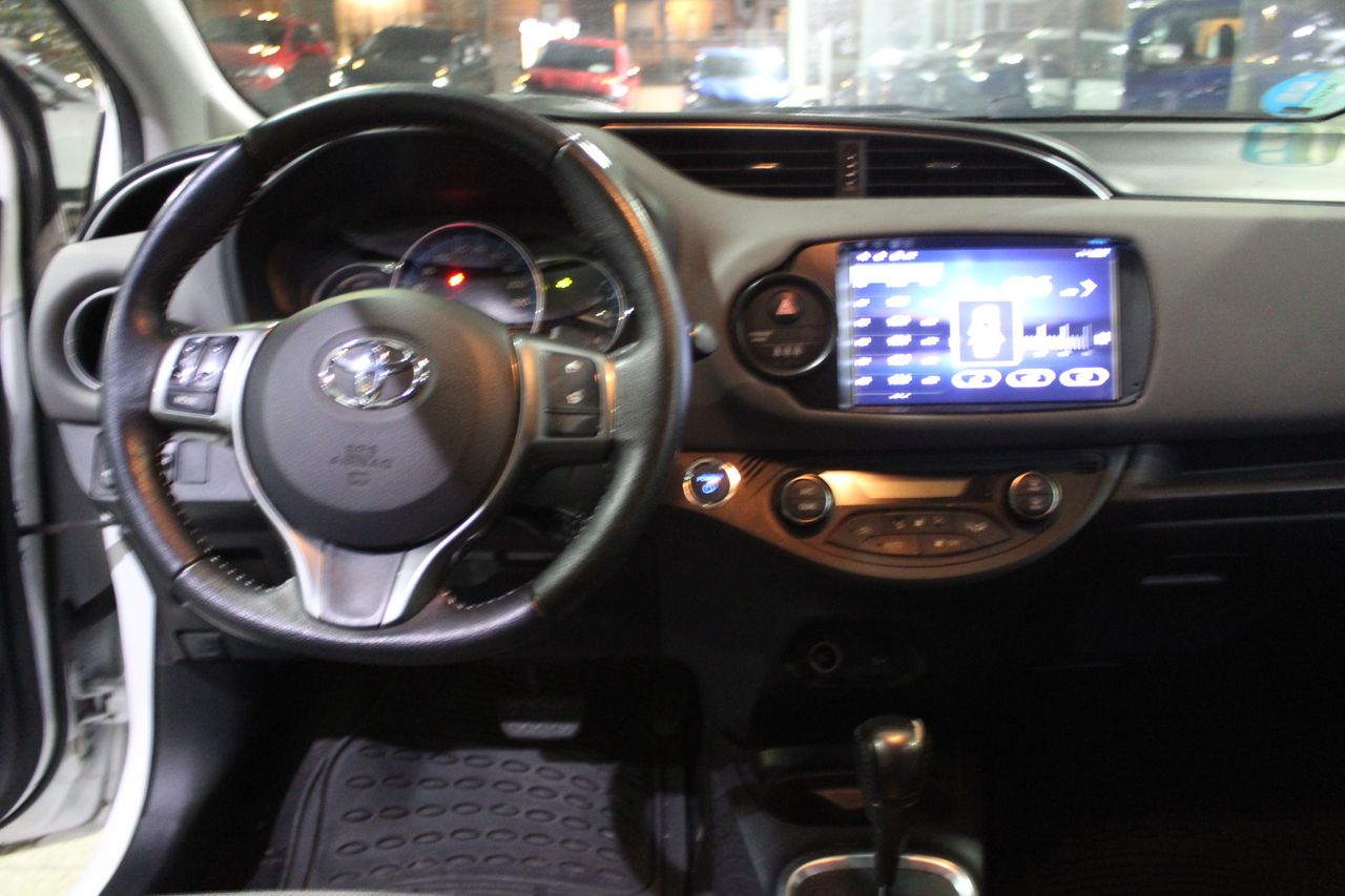 Foto Toyota Yaris 10