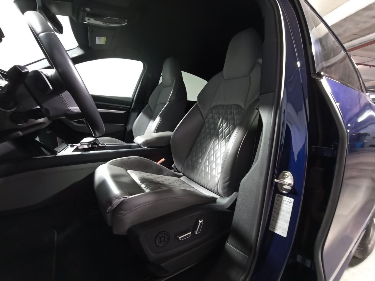 Foto Audi E-tron 8
