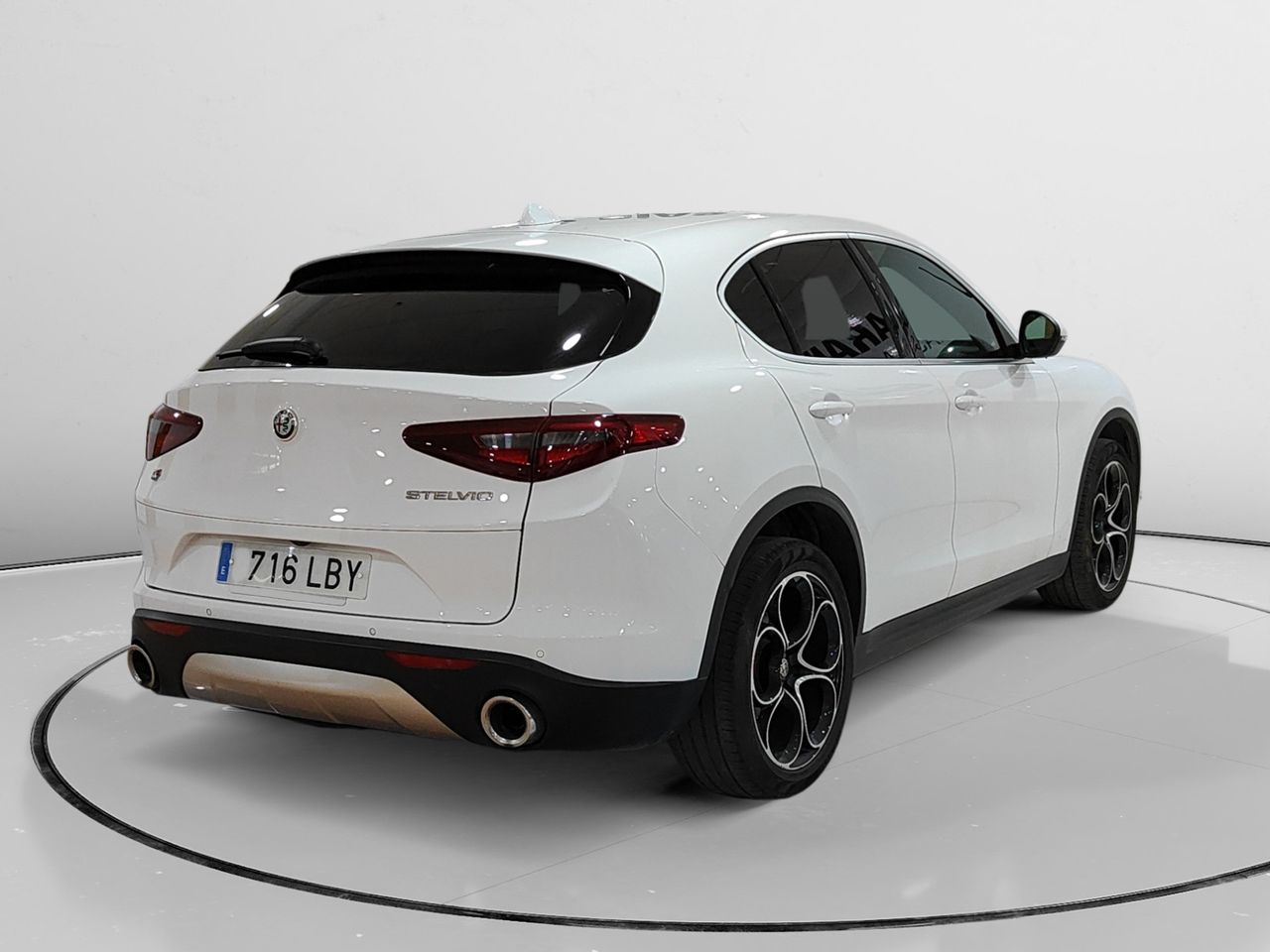 Foto Alfa Romeo Stelvio 2